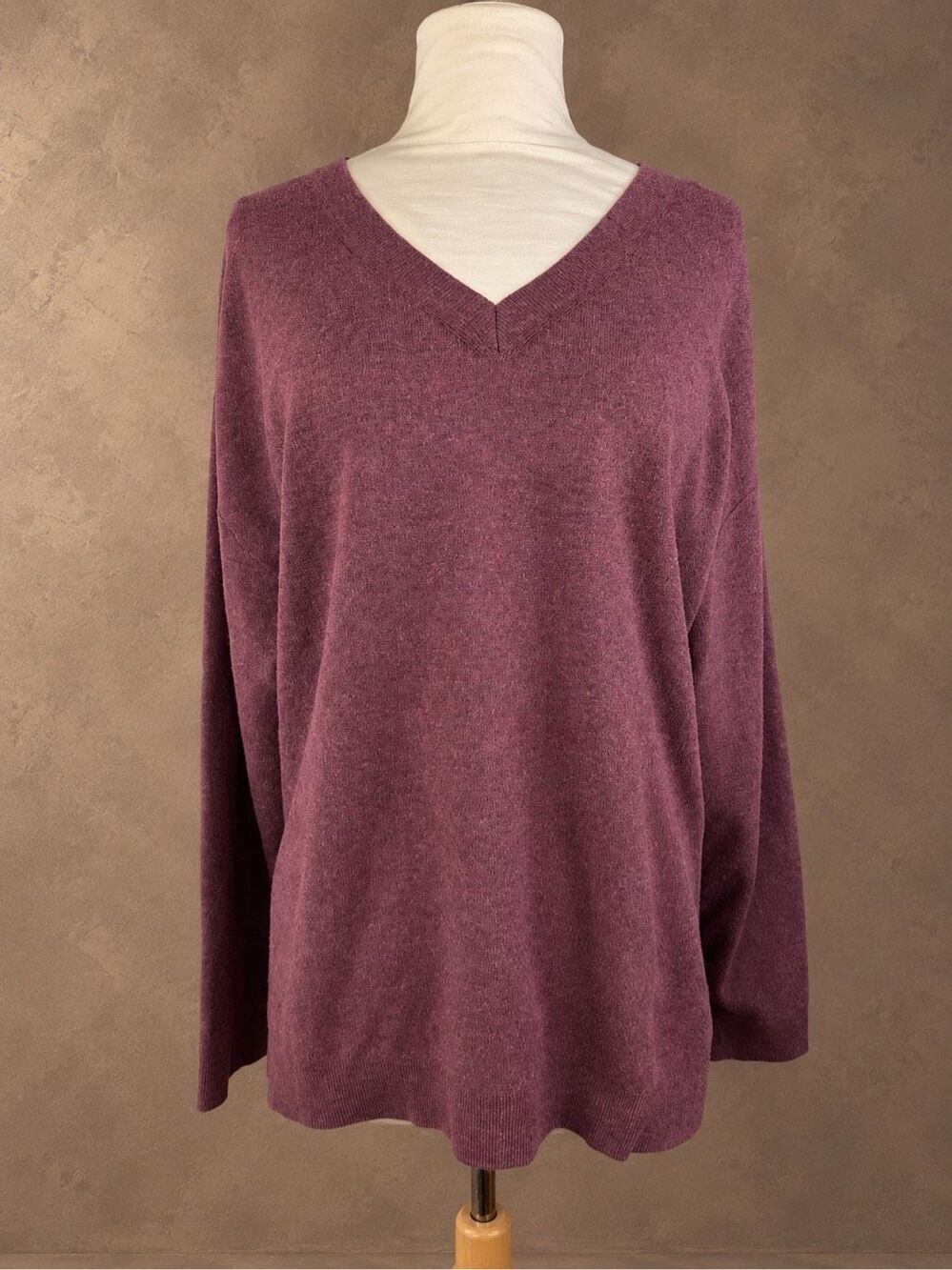 Uniqlo Size L Relaxed V-Neck Sweater Heathered Plum Purple Knit